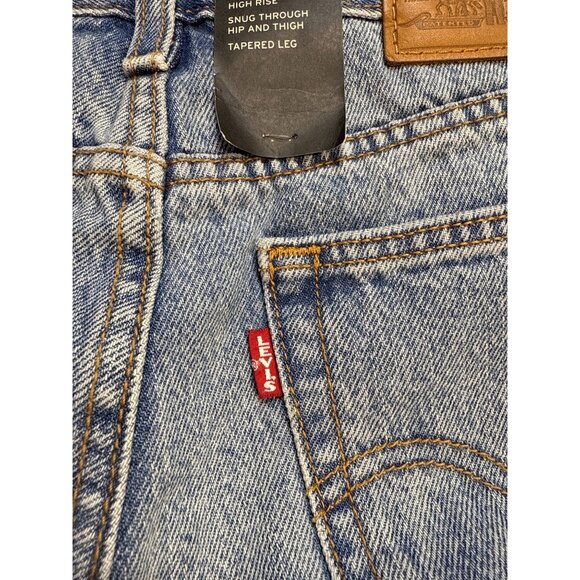 Levis Premium Wedgie Fit High-Rise Tapered Leg Jeans For Women Size 24 Light Was - Picture 6 of 13